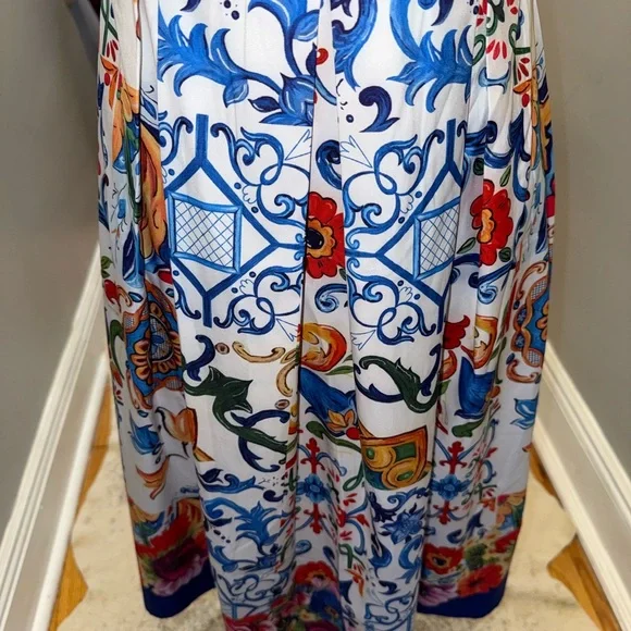 Dalia Mc Phee Chic A-line Midi Dress with Square Neck - Picture 3 of 5